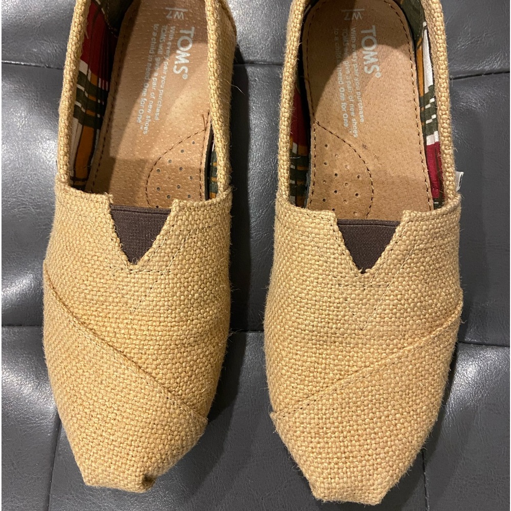 Tom’s women’s burlap slip on shoes